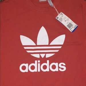 Adidas Woman’s Size L or XL Salmon Colored T-Shirt